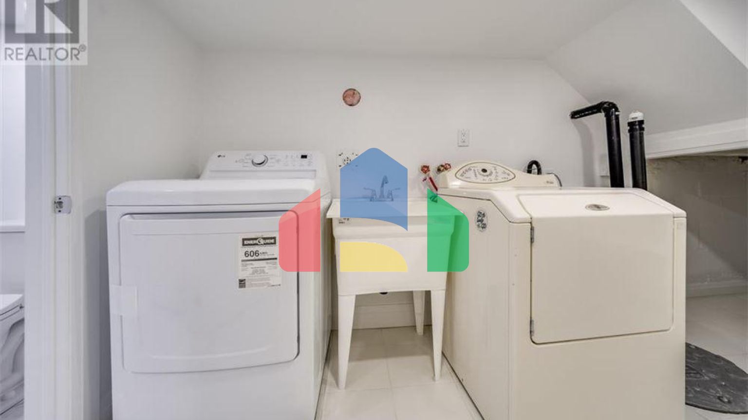 Residential - Single Family Home - Windsor, Canada - Canada