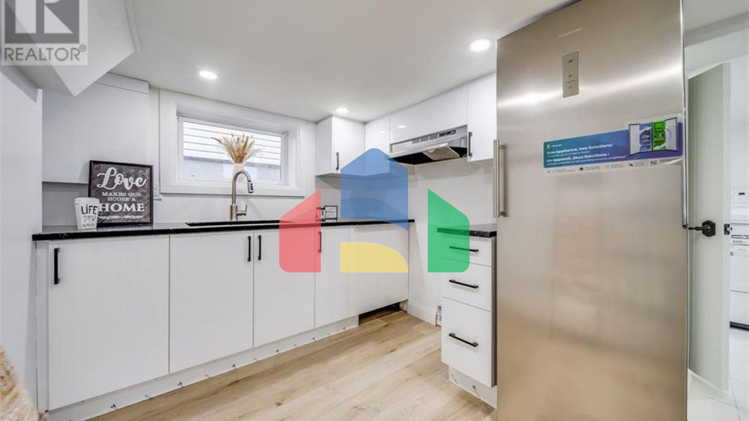 Residential - Single Family Home - Windsor, Canada - Canada