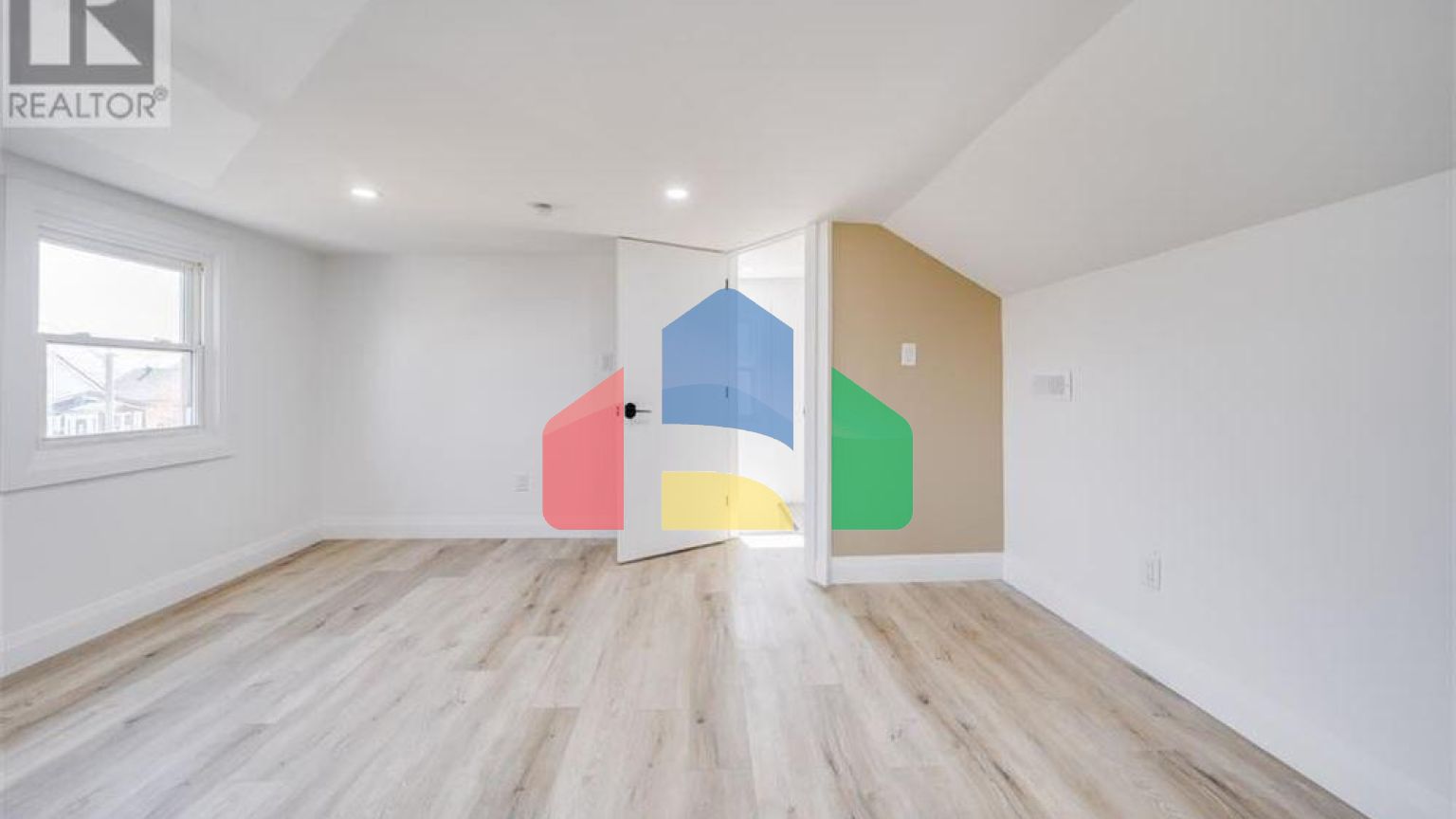 Residential - Single Family Home - Windsor, Canada - Canada