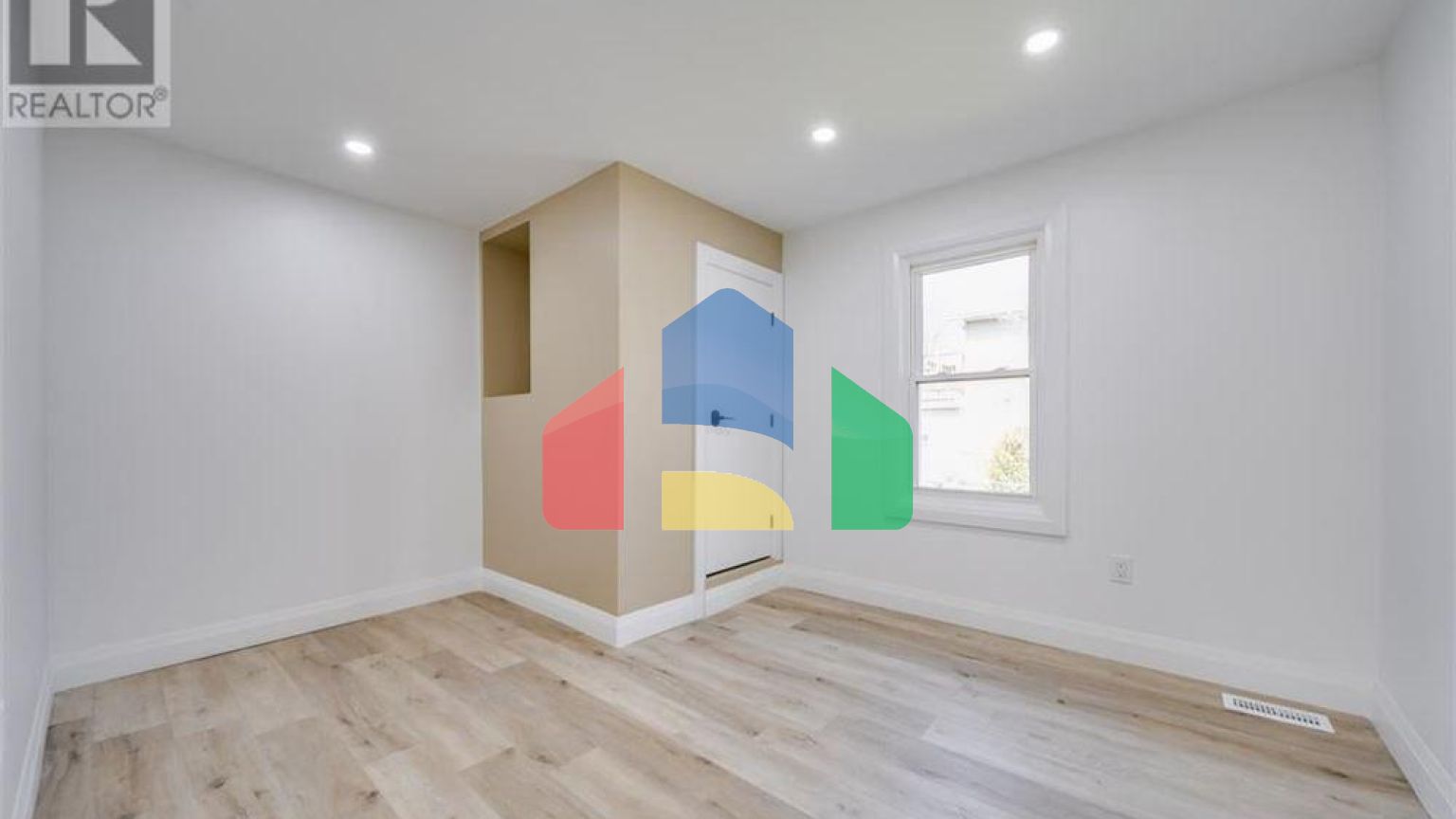 Residential - Single Family Home - Windsor, Canada - Canada