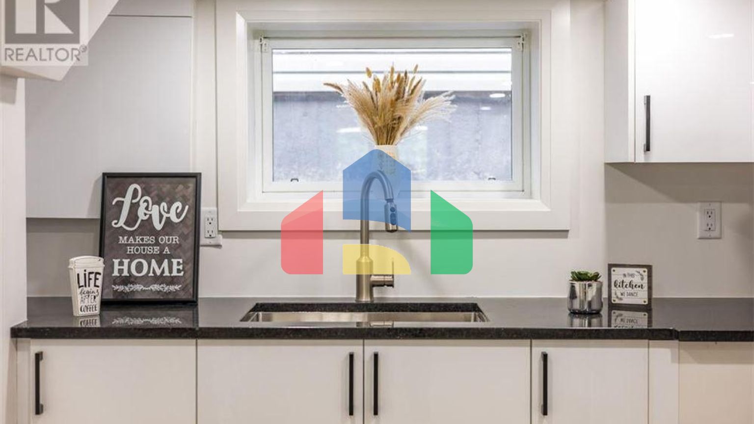 Residential - Single Family Home - Windsor, Canada - Canada