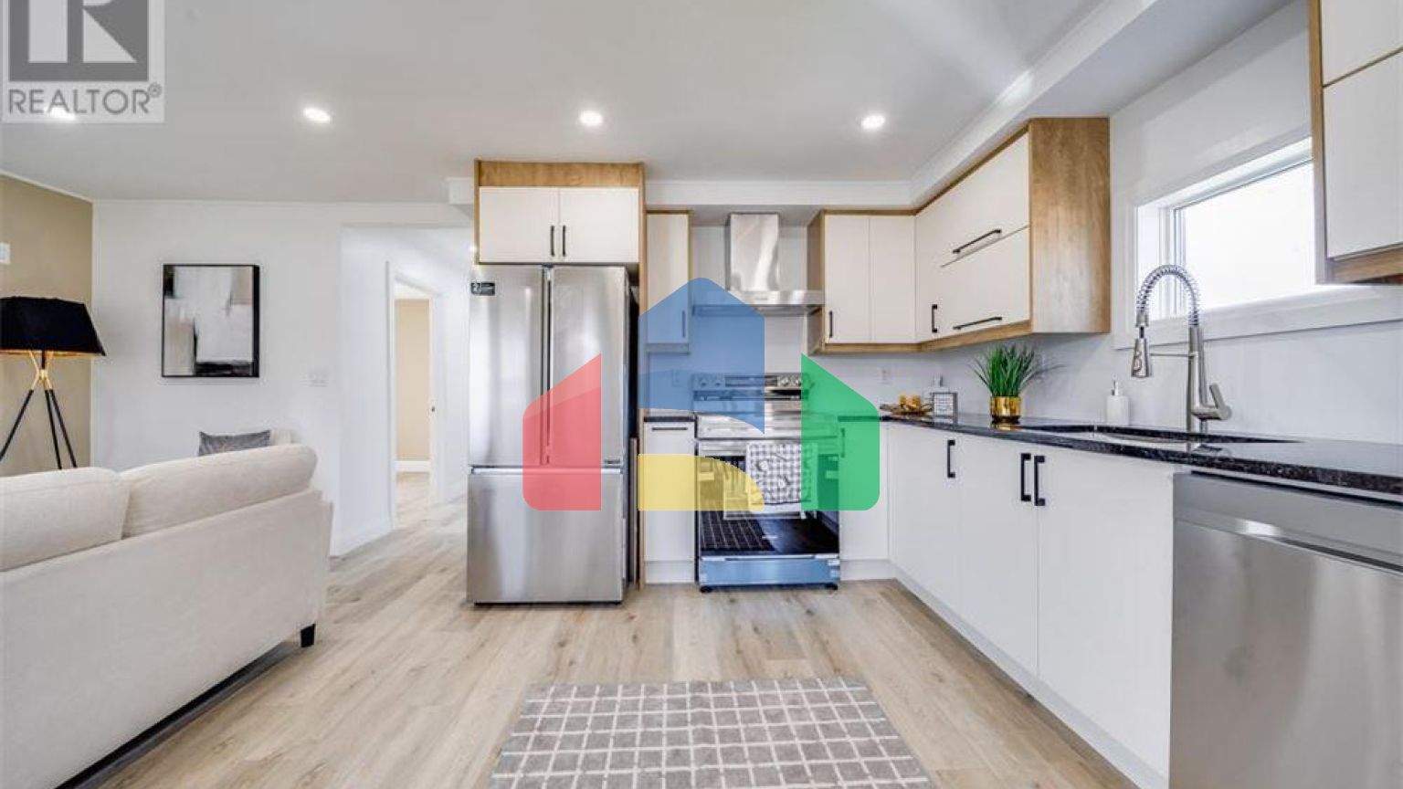 Residential - Single Family Home - Windsor, Canada - Canada