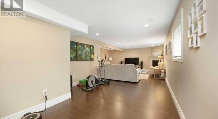 Residential - Single Family Home - Windsor, Canada - Canada
