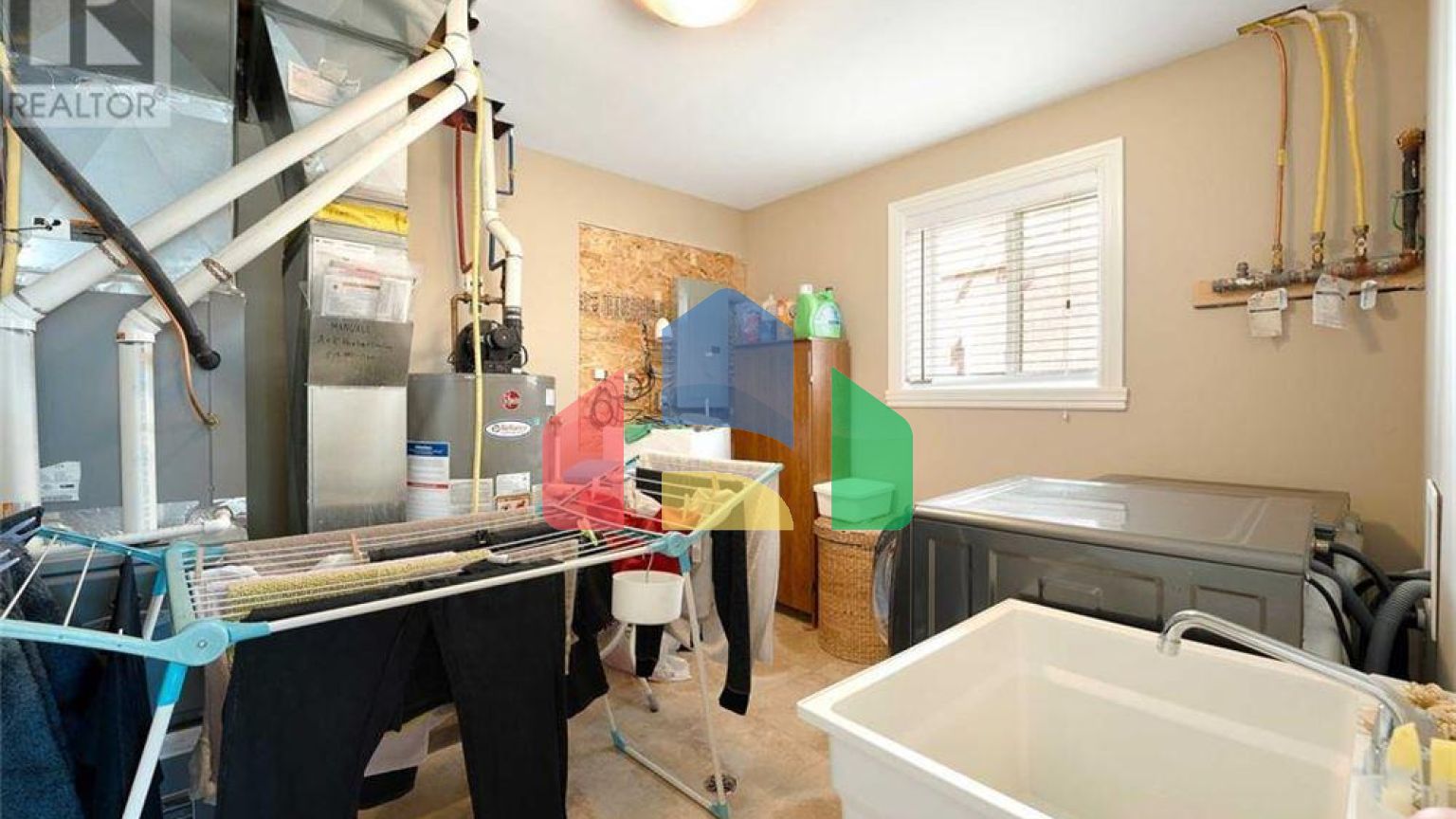 Residential - Single Family Home - Windsor, Canada - Canada