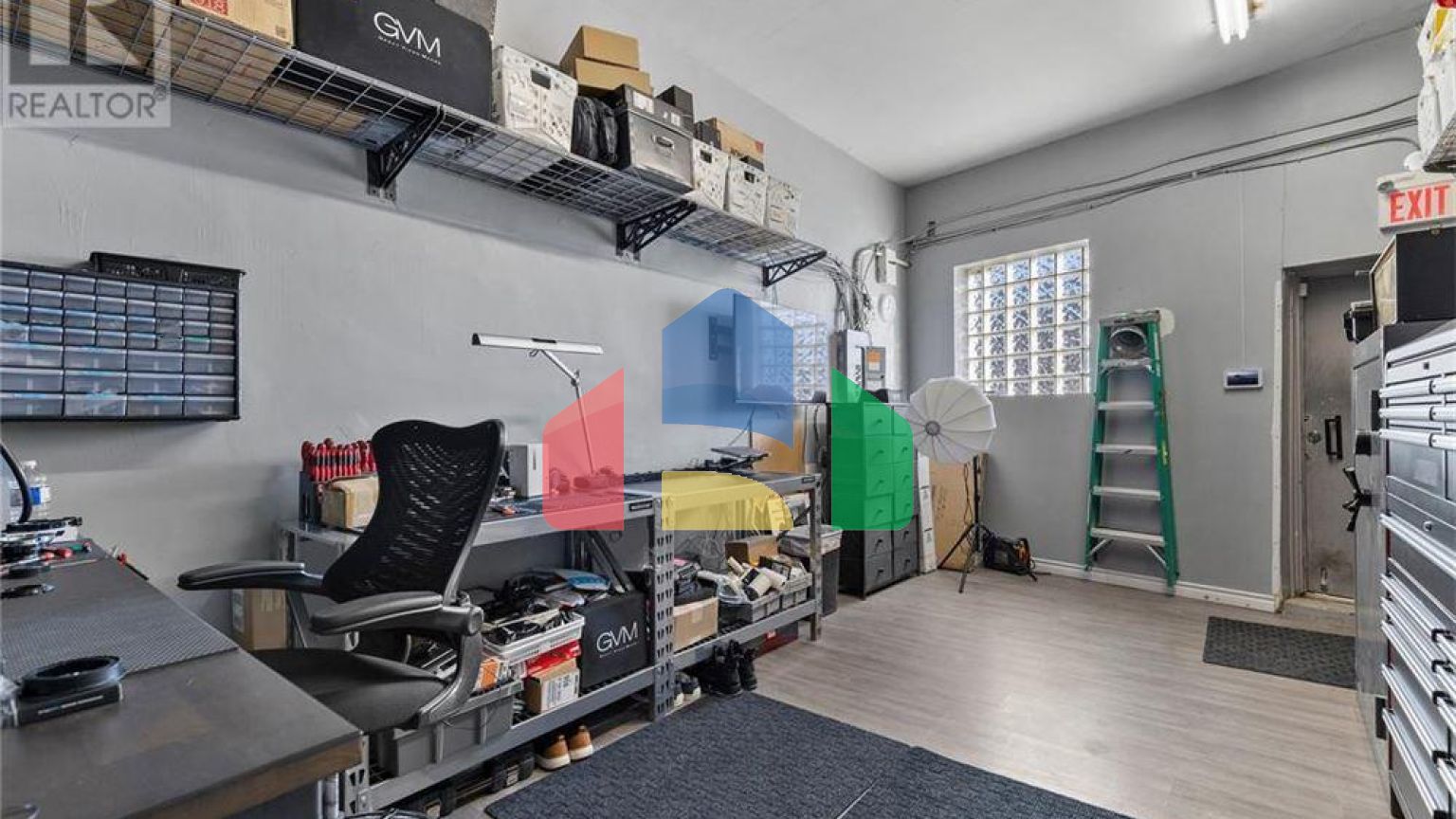 Commercial - Commercial/Retail - Windsor, Canada - Canada