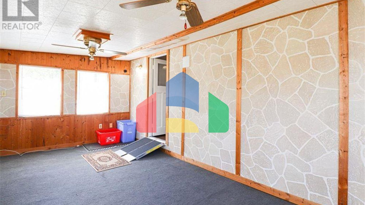 Residential - Single Family Home - Windsor, Canada - Canada