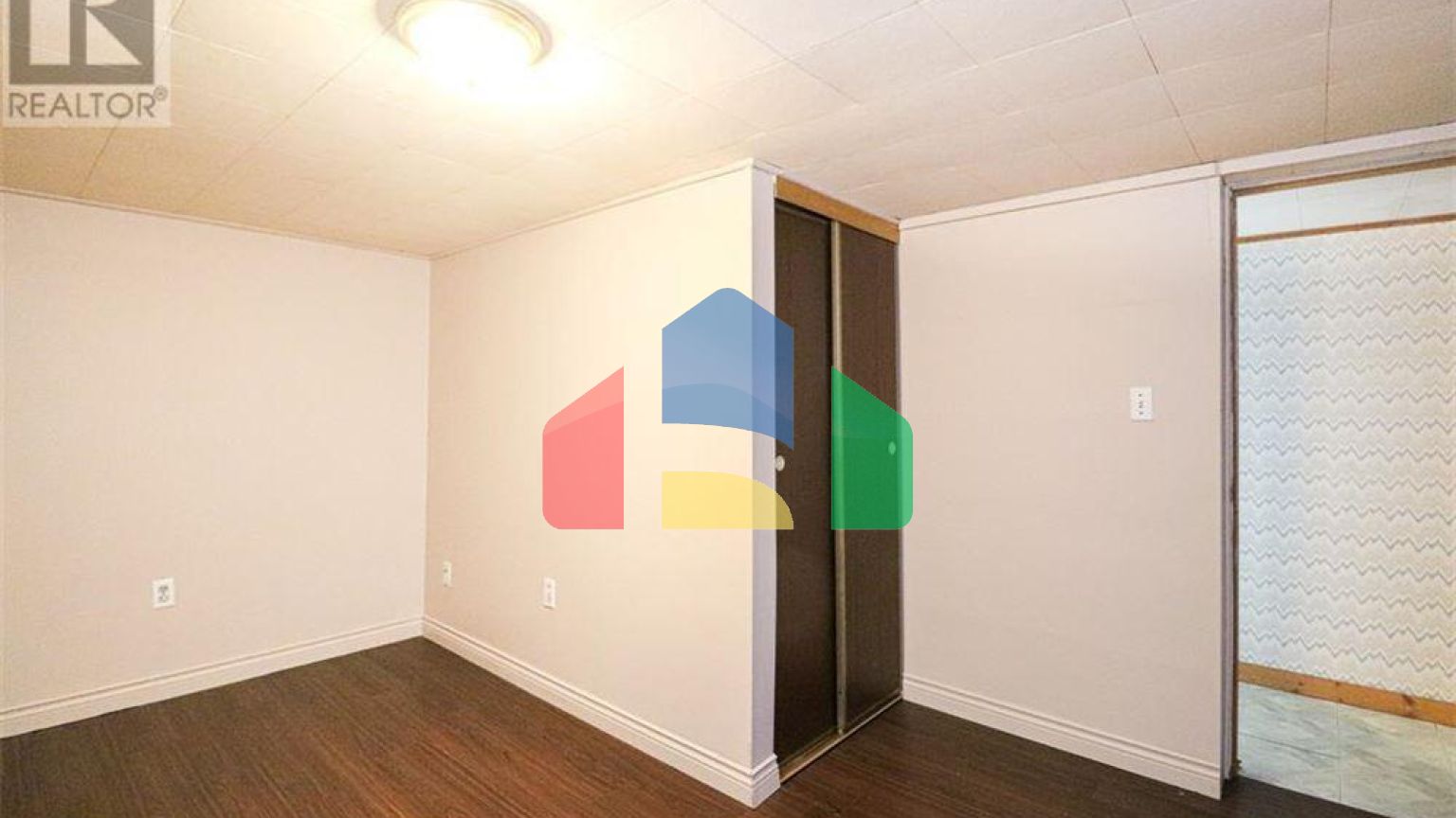 Residential - Single Family Home - Windsor, Canada - Canada