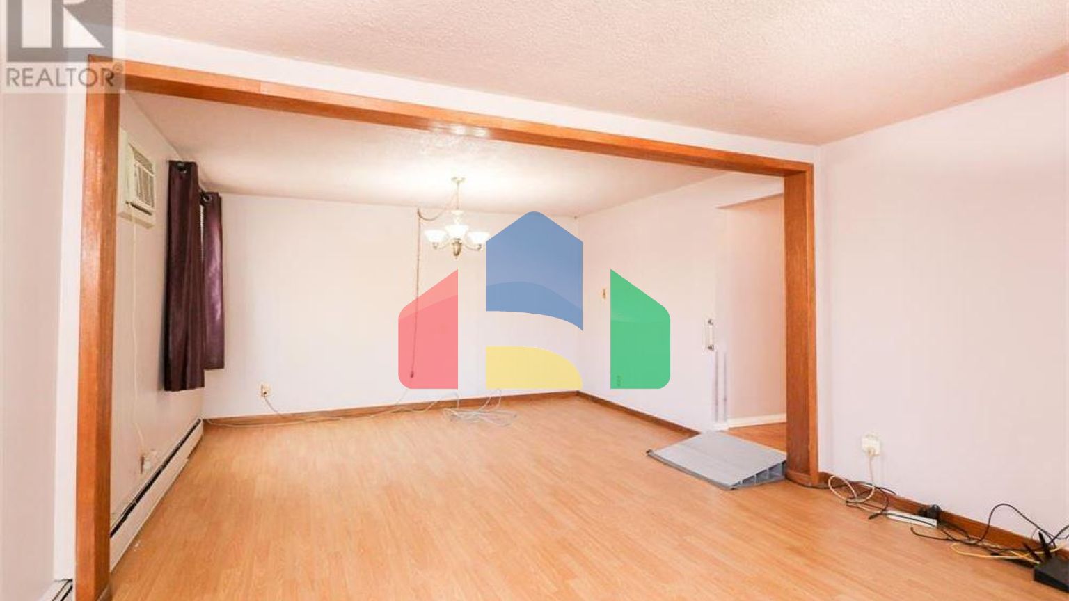 Residential - Single Family Home - Windsor, Canada - Canada