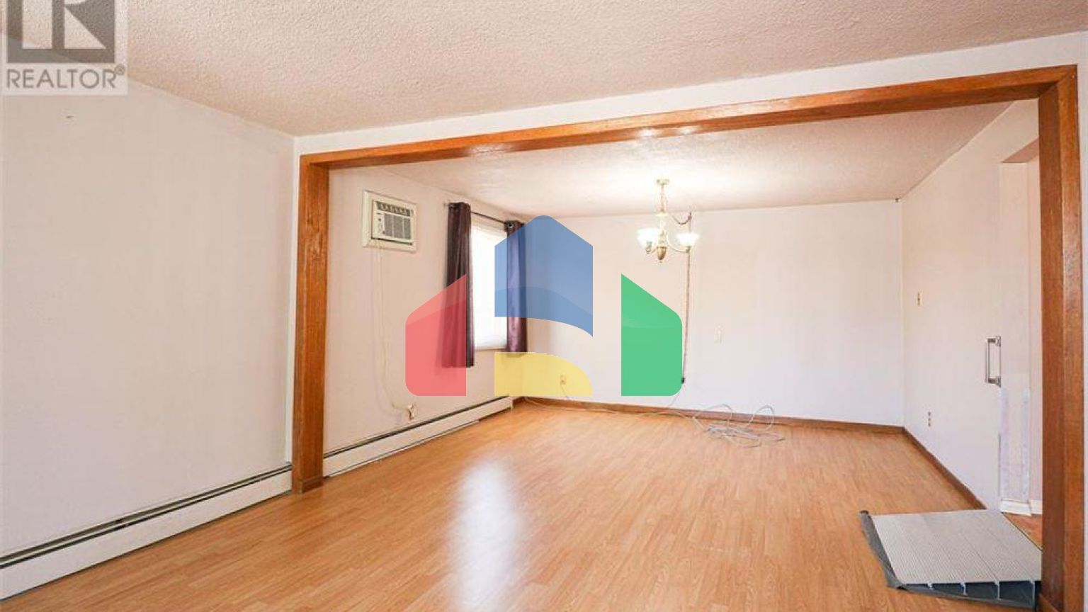 Residential - Single Family Home - Windsor, Canada - Canada