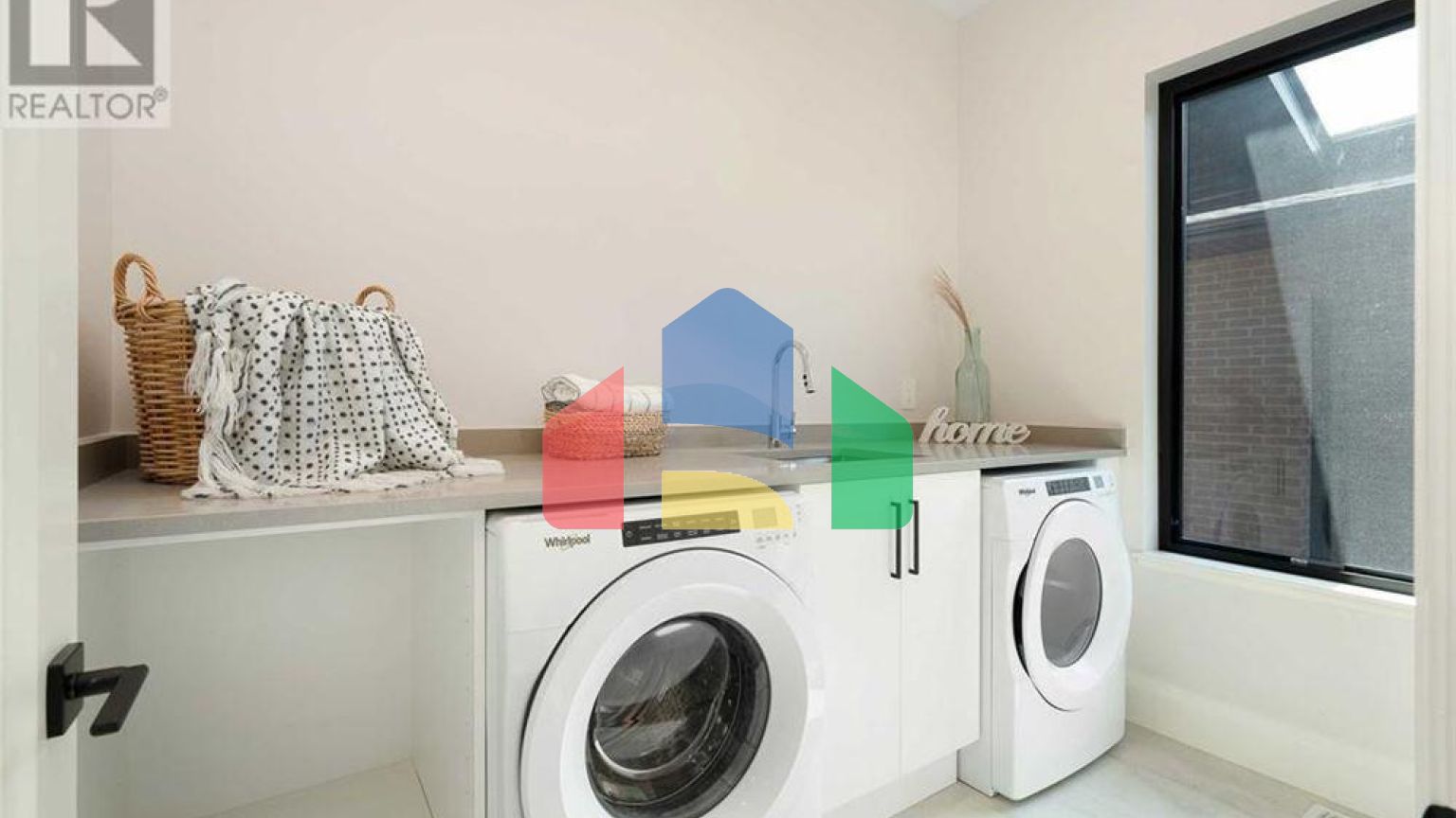 Residential - Condo/Apartment - Windsor, Canada - Canada