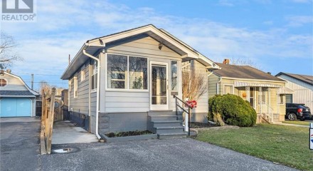 Residential - Single Family Home - Windsor, Canada - Canada