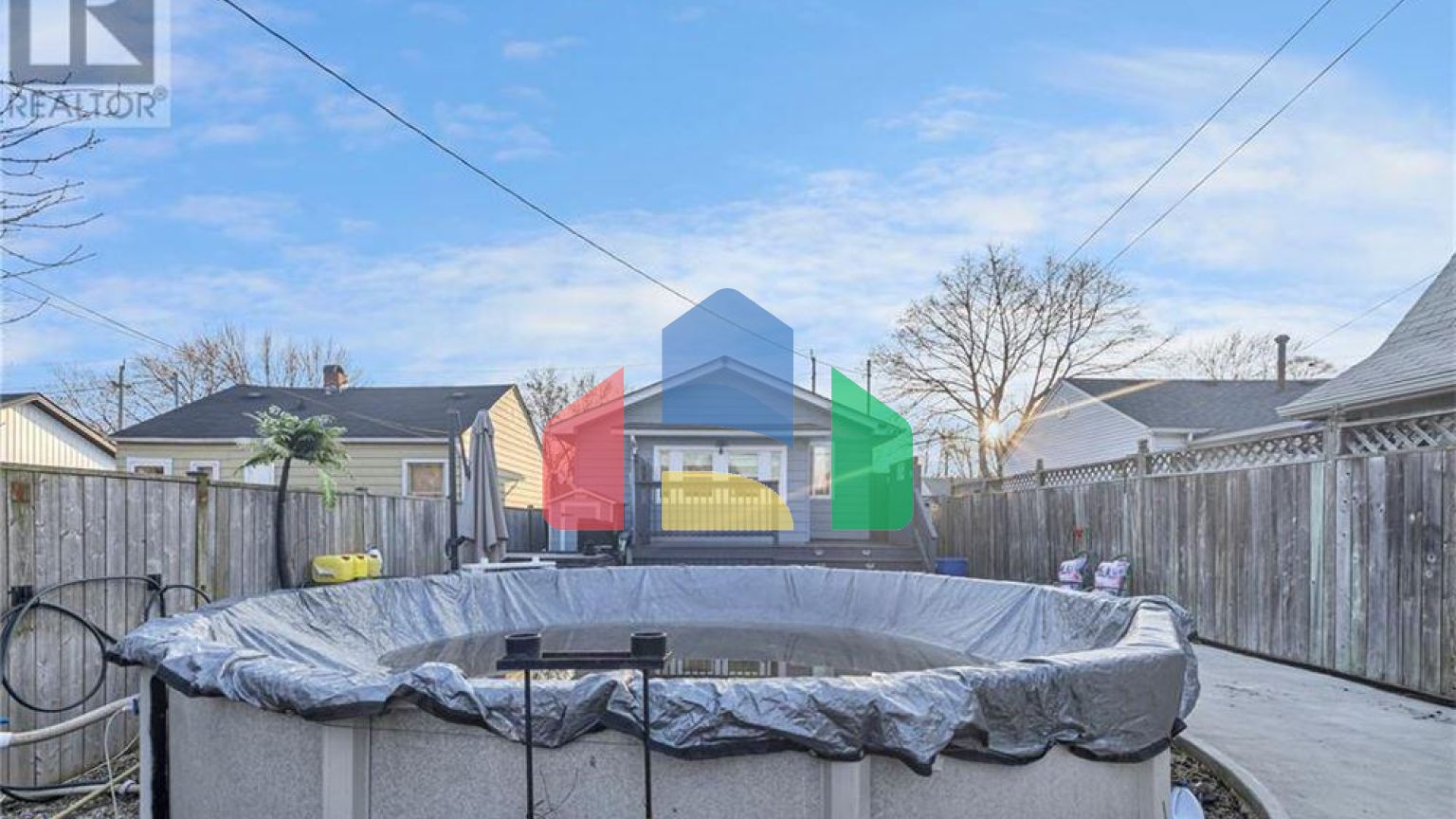 Residential - Single Family Home - Windsor, Canada - Canada