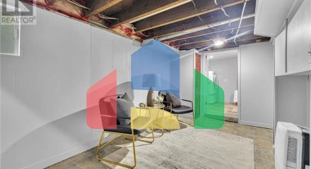 Residential - Single Family Home - Windsor, Canada - Canada