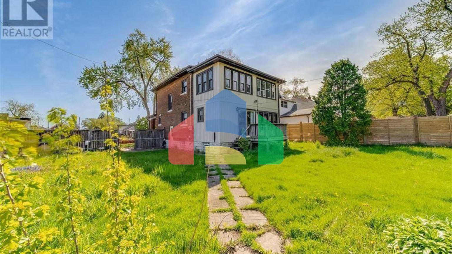 Residential - Single Family Home - Windsor, Canada - Canada