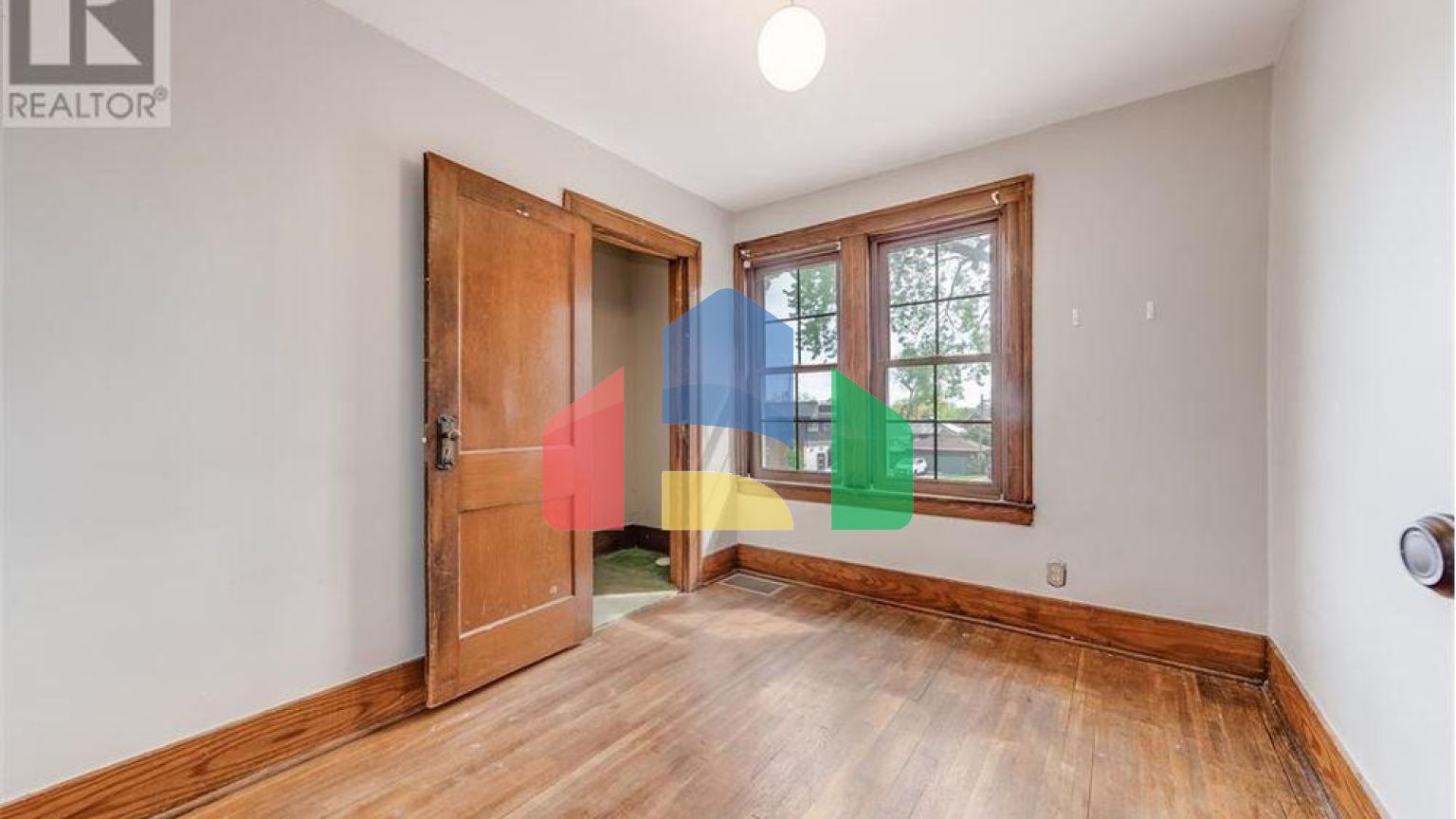 Residential - Single Family Home - Windsor, Canada - Canada