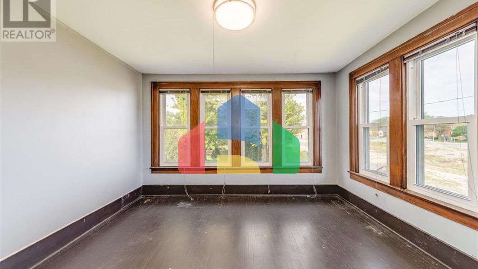 Residential - Single Family Home - Windsor, Canada - Canada