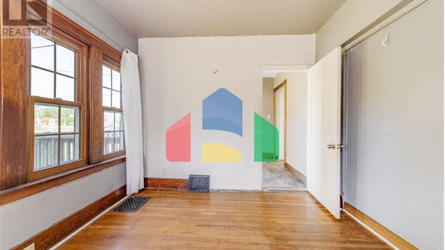 Residential - Single Family Home - Windsor, Canada - Canada