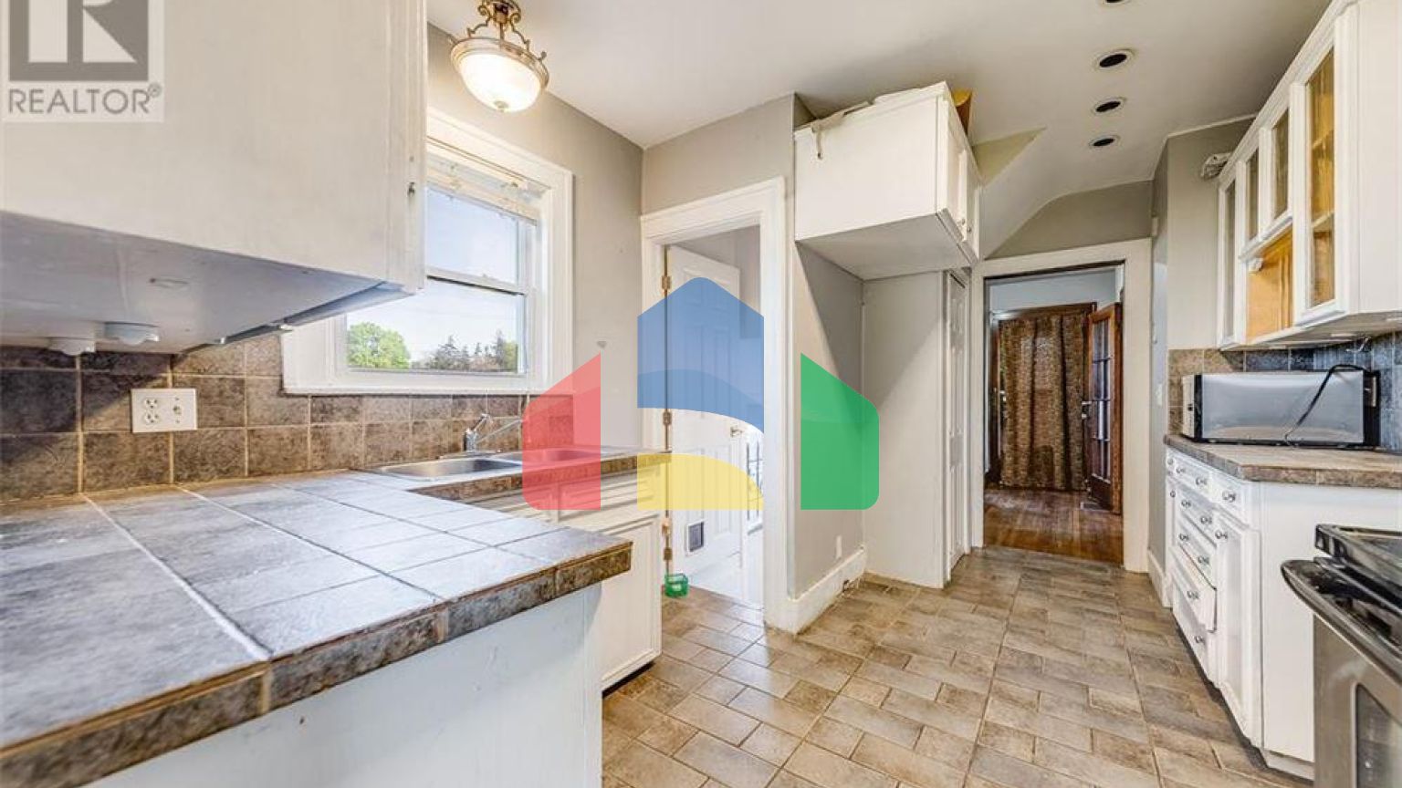 Residential - Single Family Home - Windsor, Canada - Canada