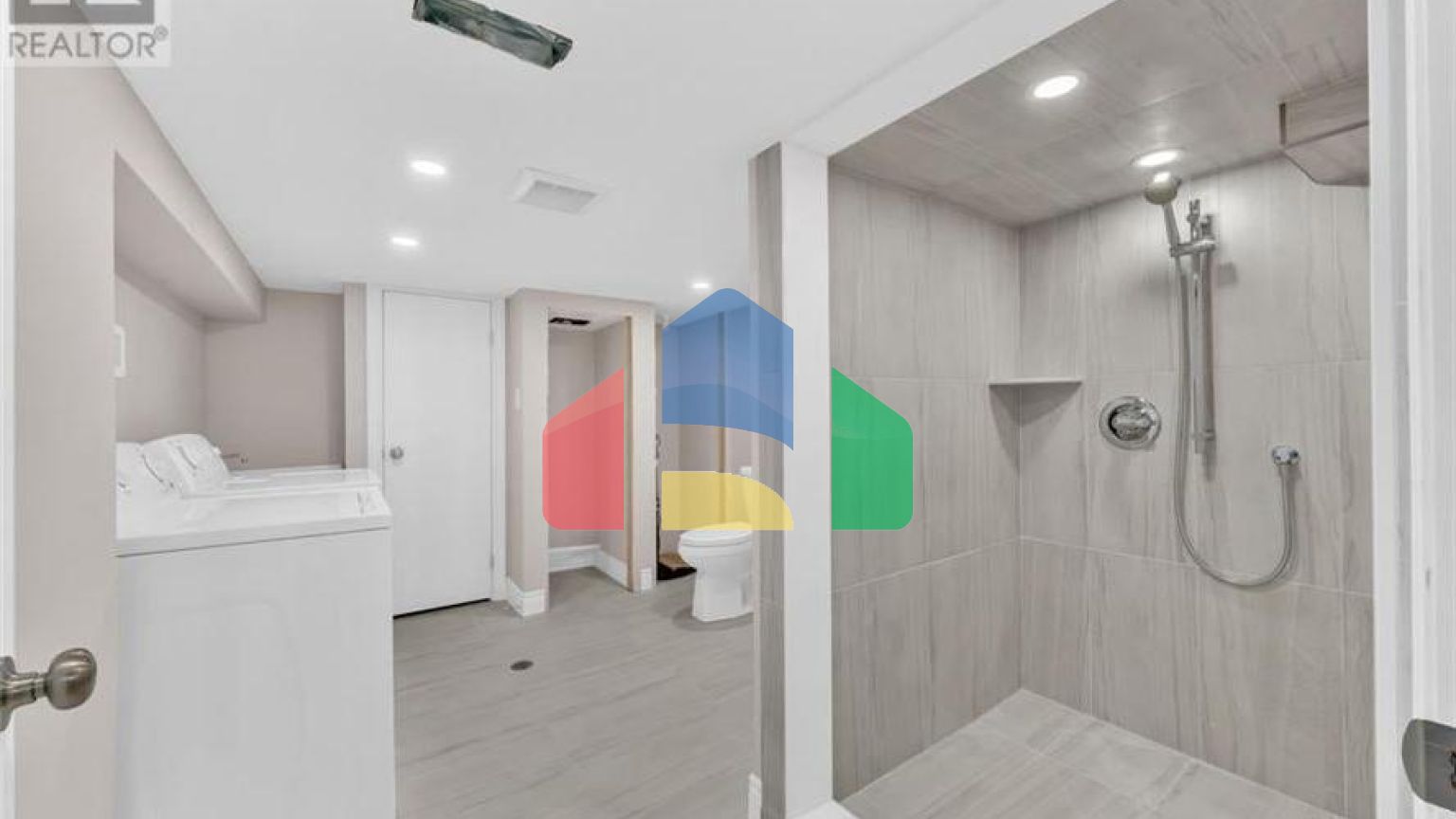 Residential - Single Family Home - Windsor, Canada - Canada