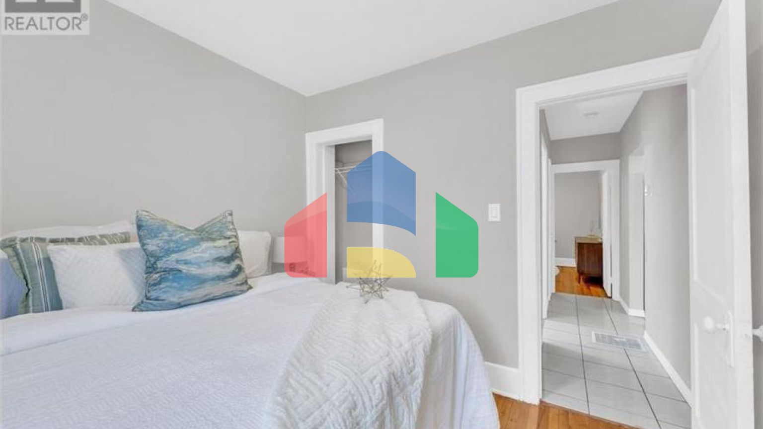 Residential - Single Family Home - Windsor, Canada - Canada