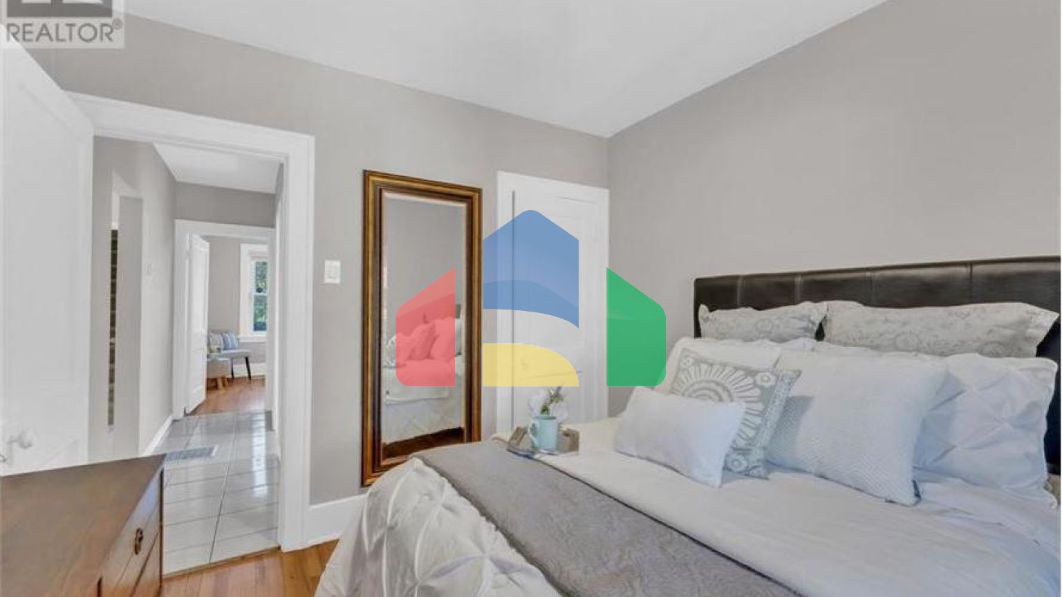 Residential - Single Family Home - Windsor, Canada - Canada