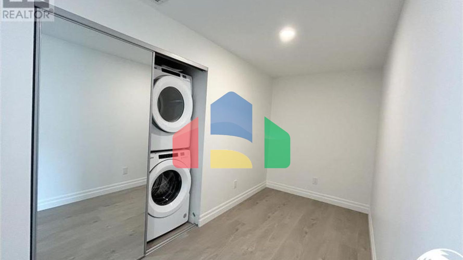 Residential - Condo/Apartment - Windsor, Canada - Canada