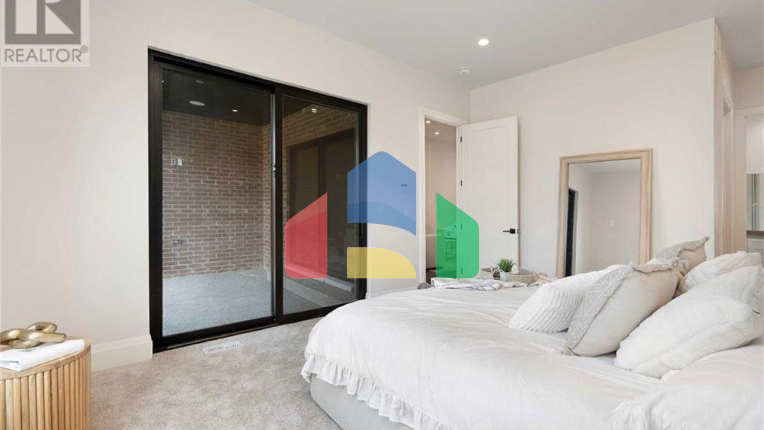 Residential - Single Family Home - Windsor, Canada - Canada