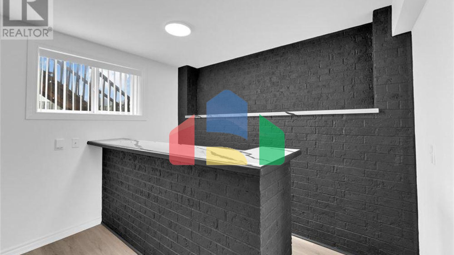 Residential - Single Family Home - Windsor, Canada - Canada