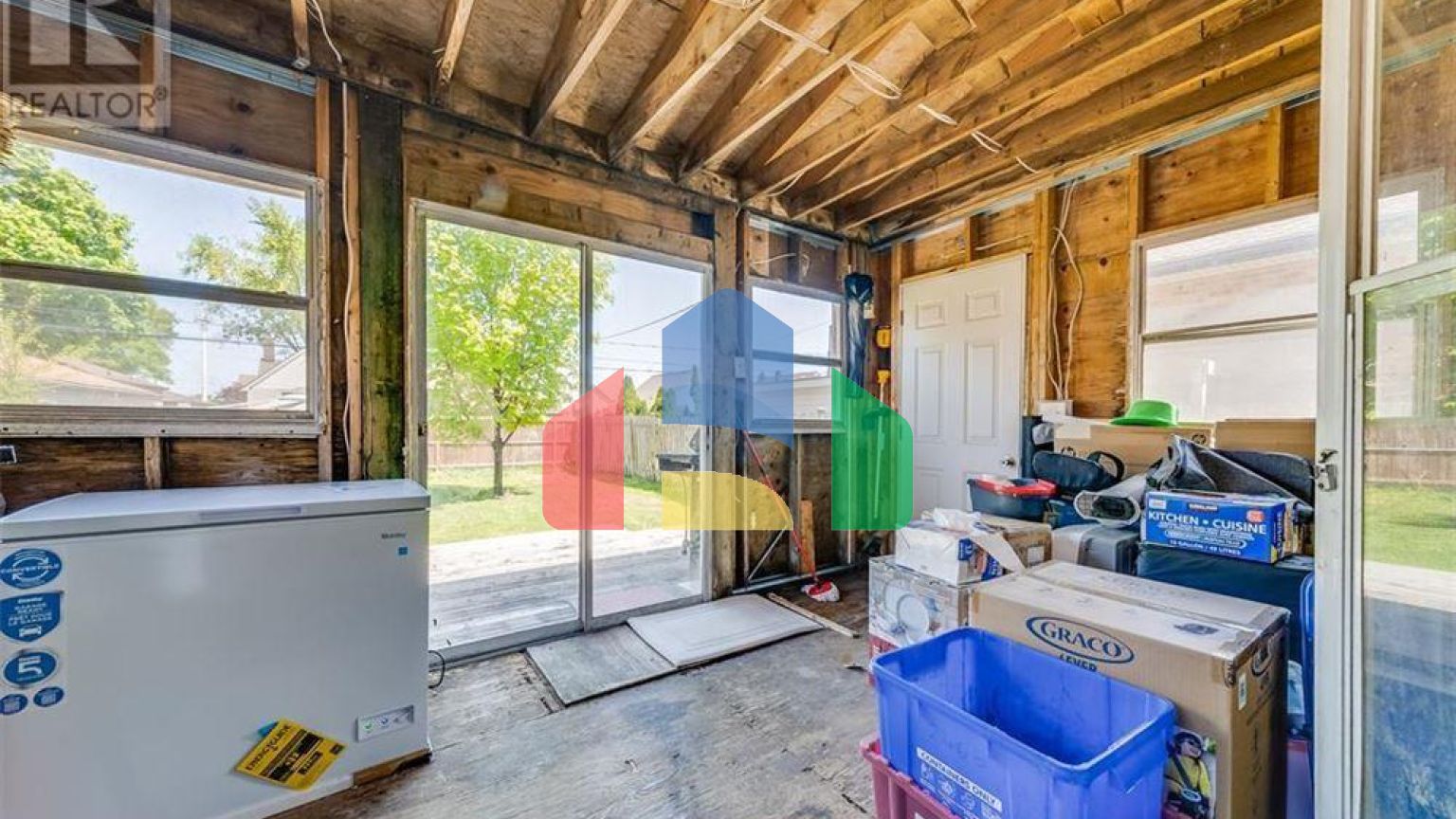 Residential - Single Family Home - Windsor, Canada - Canada