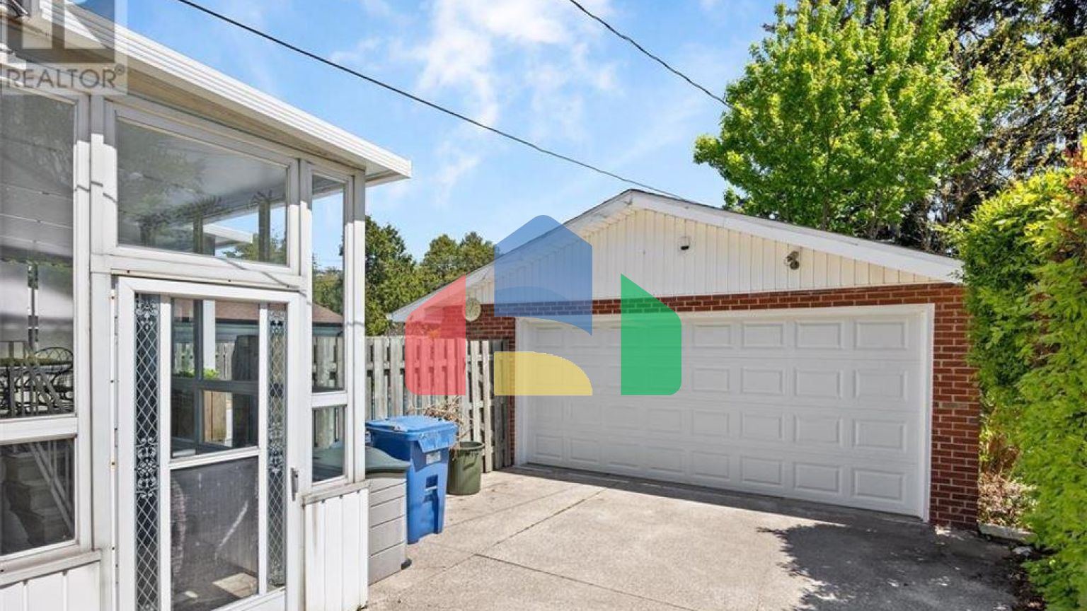 Residential - Single Family Home - Windsor, Canada - Canada