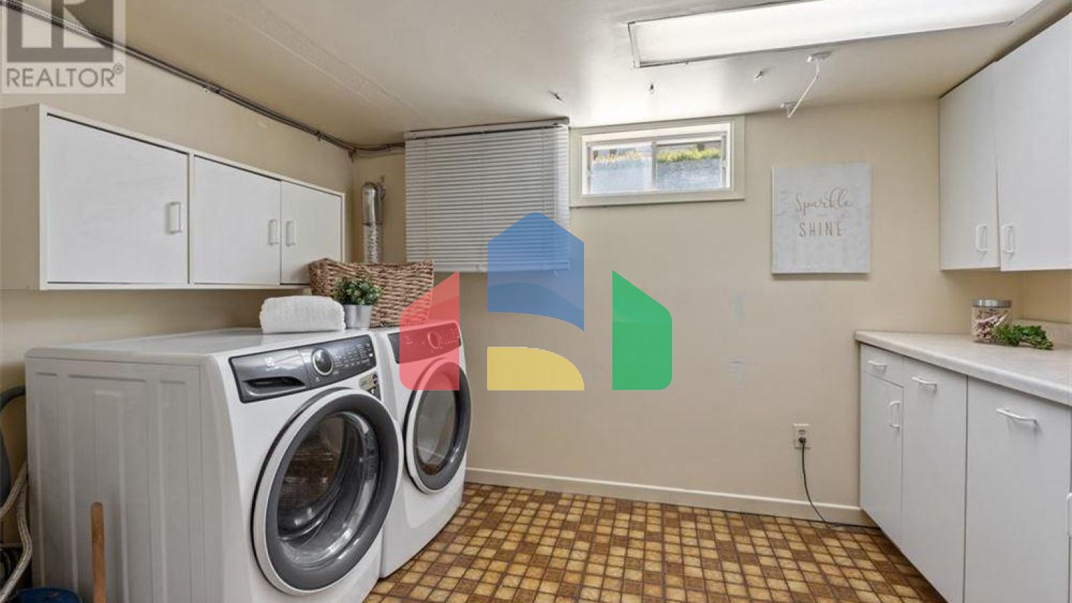 Residential - Single Family Home - Windsor, Canada - Canada