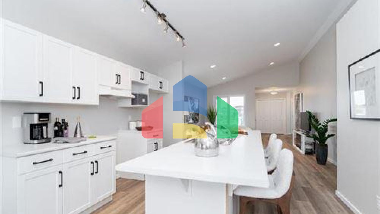 Residential - Single Family Home - Winnipeg, Canada - Canada