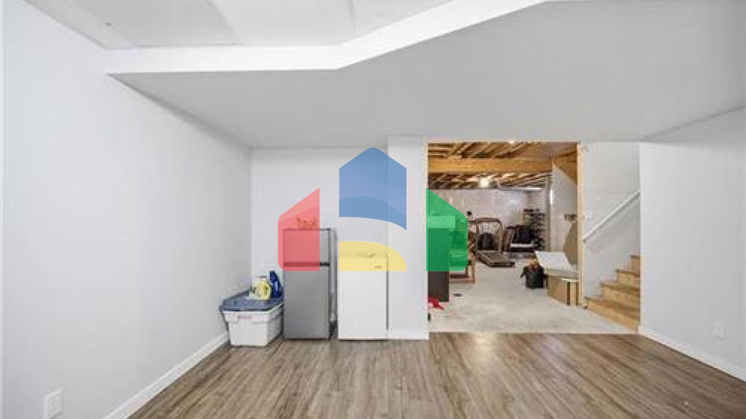 Residential - Single Family Home - Winnipeg, Canada - Canada