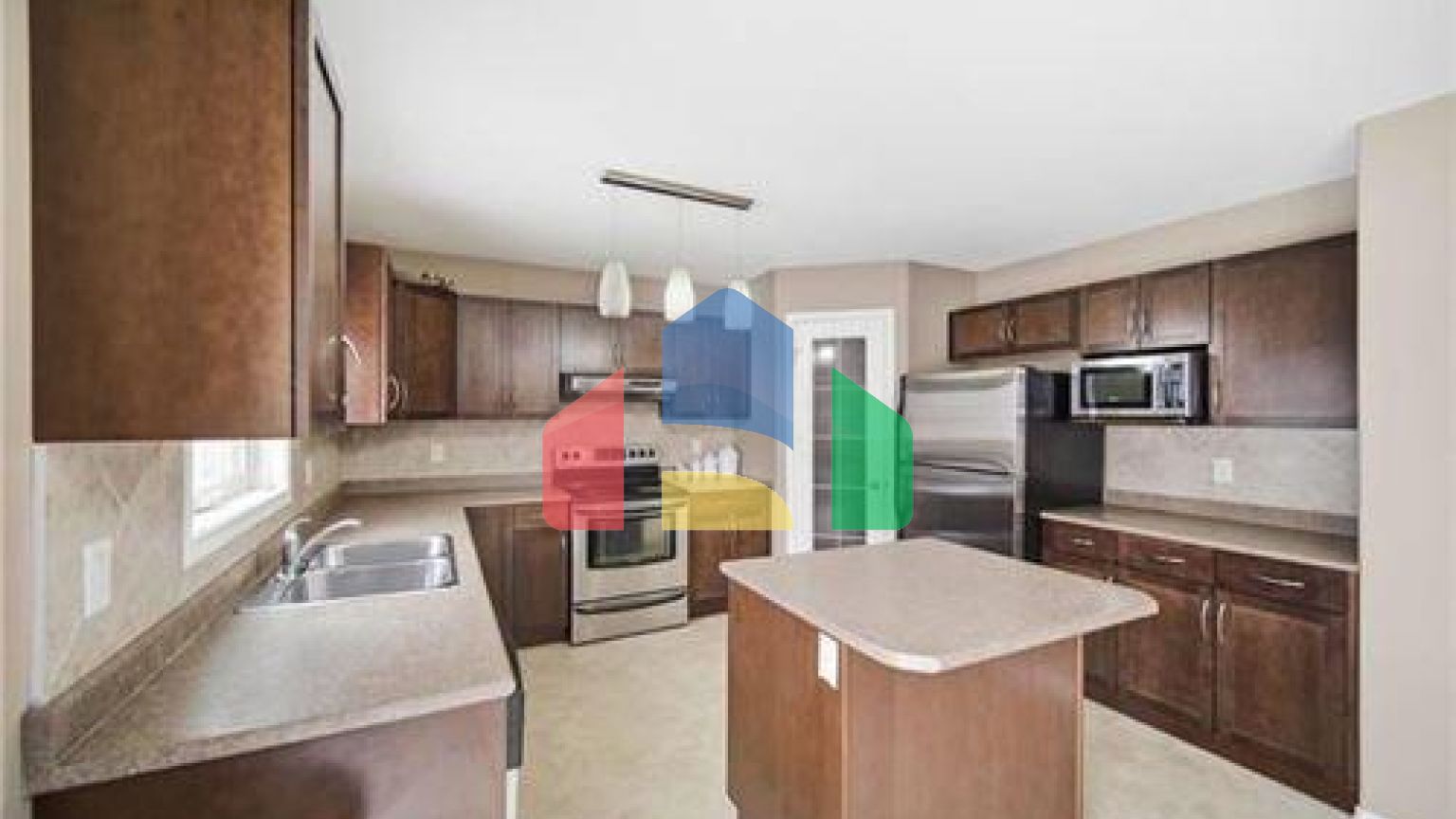 Residential - Single Family Home - Winnipeg, Canada - Canada