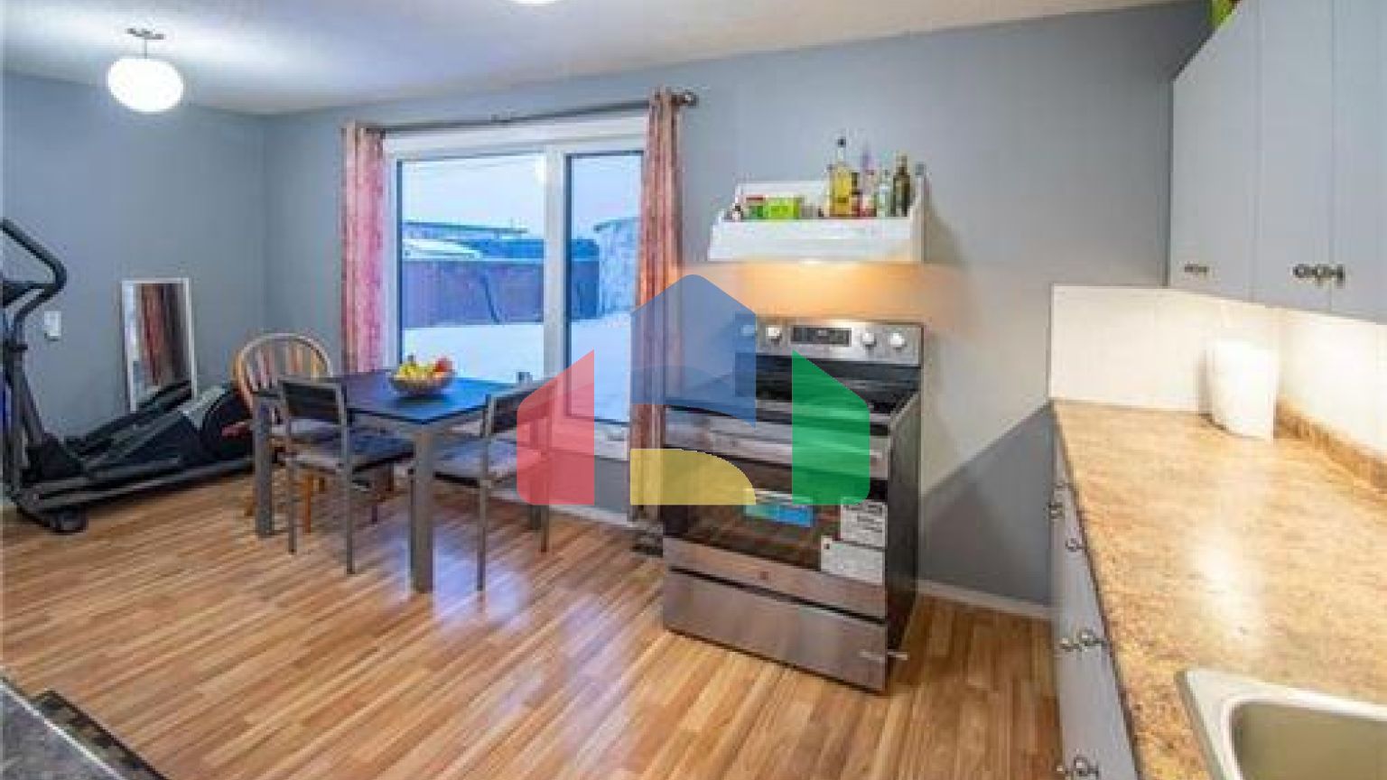 Residential - Single Family Home - Winnipeg, Canada - Canada