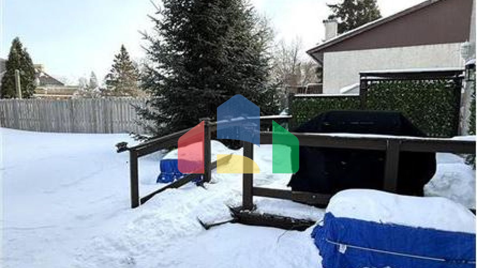 Residential - Single Family Home - Winnipeg, Canada - Canada