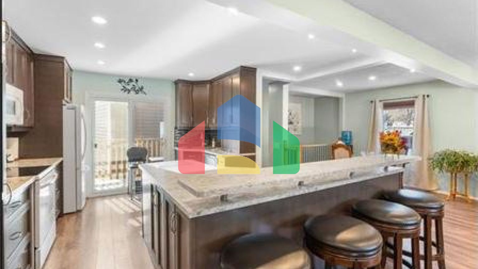 Residential - Single Family Home - Winnipeg, Canada - Canada