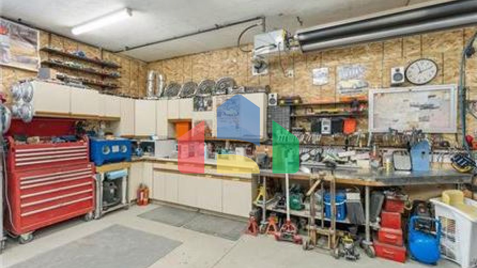 Residential - Single Family Home - Winnipeg, Canada - Canada