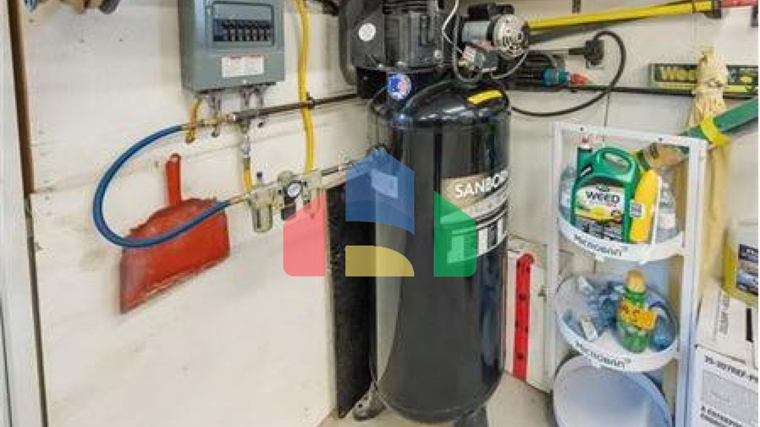 Residential - Single Family Home - Winnipeg, Canada - Canada