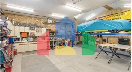 Residential - Single Family Home - Winnipeg, Canada - Canada