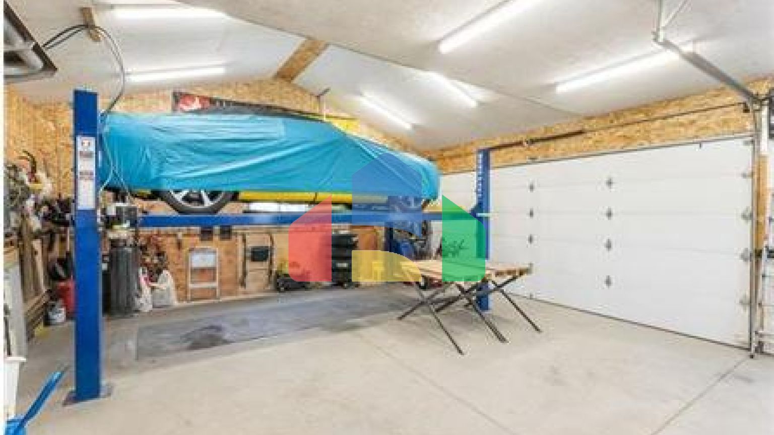 Residential - Single Family Home - Winnipeg, Canada - Canada