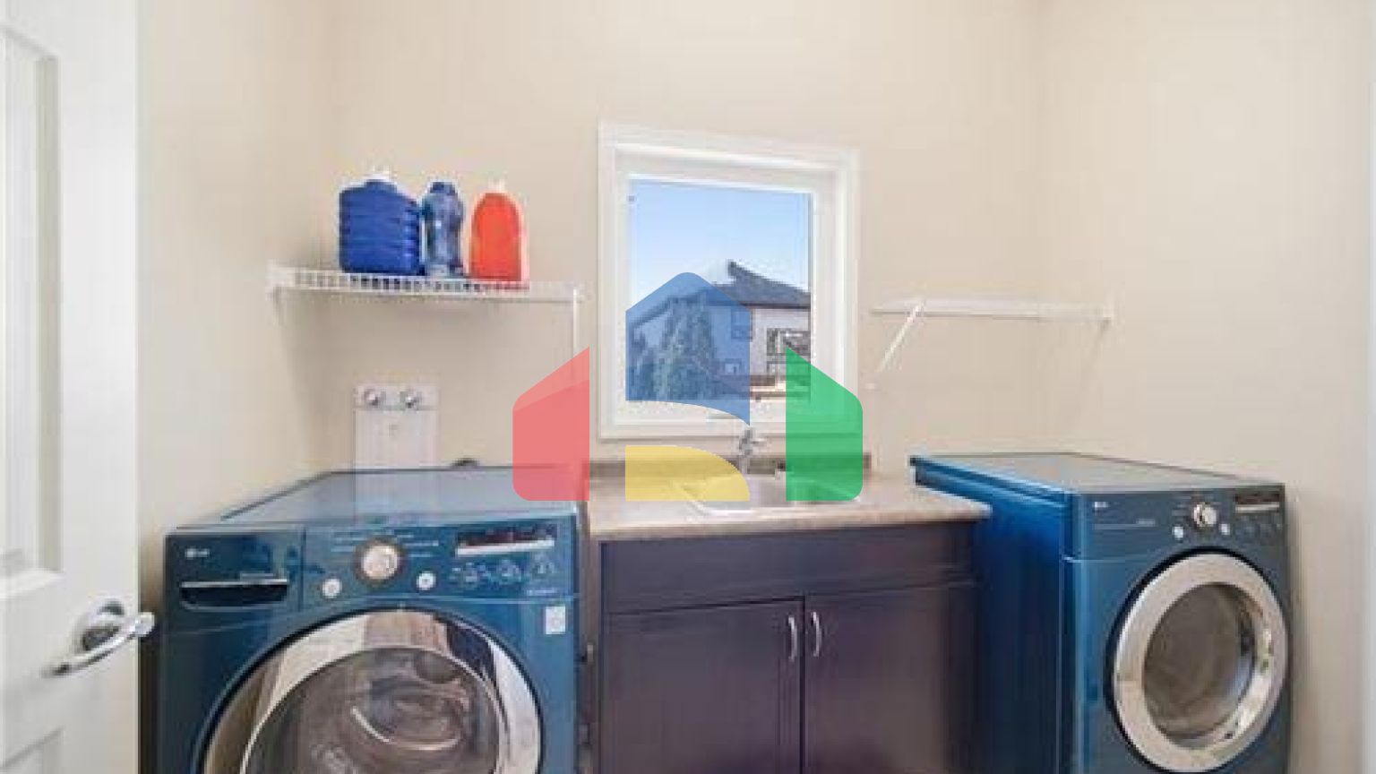 Residential - Single Family Home - Winnipeg, Canada - Canada