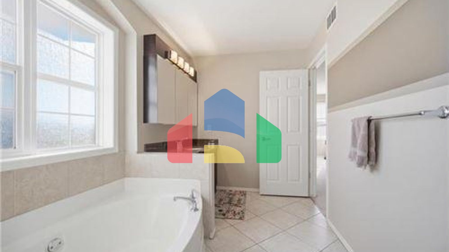 Residential - Single Family Home - Winnipeg, Canada - Canada