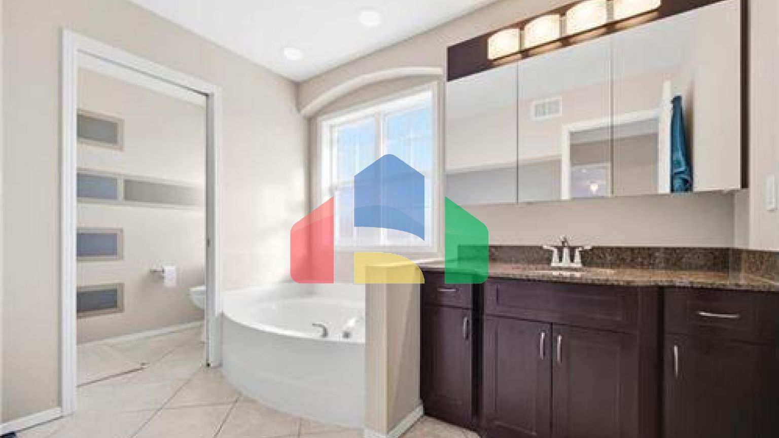 Residential - Single Family Home - Winnipeg, Canada - Canada