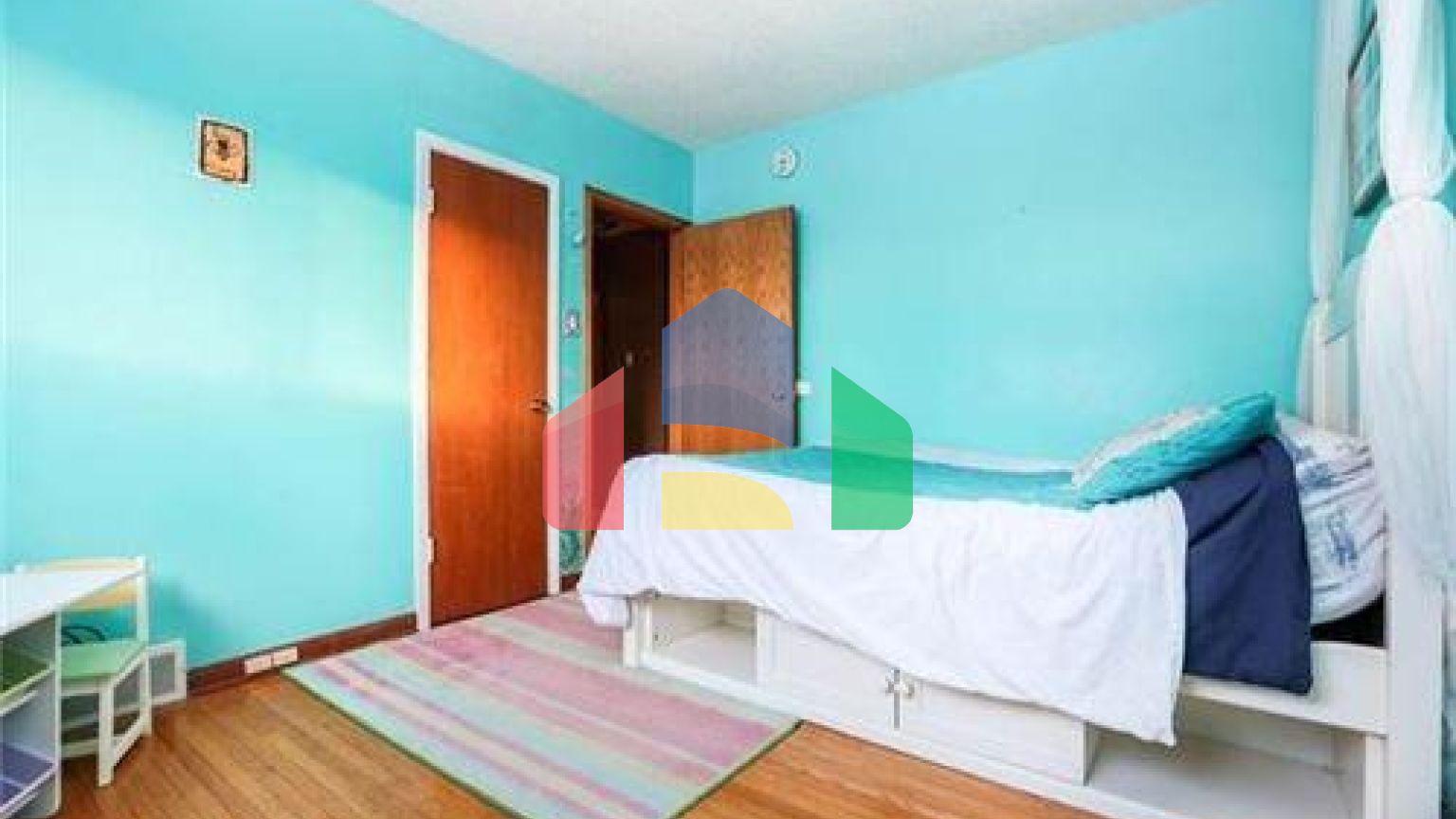 Residential - Single Family Home - Winnipeg, Canada - Canada