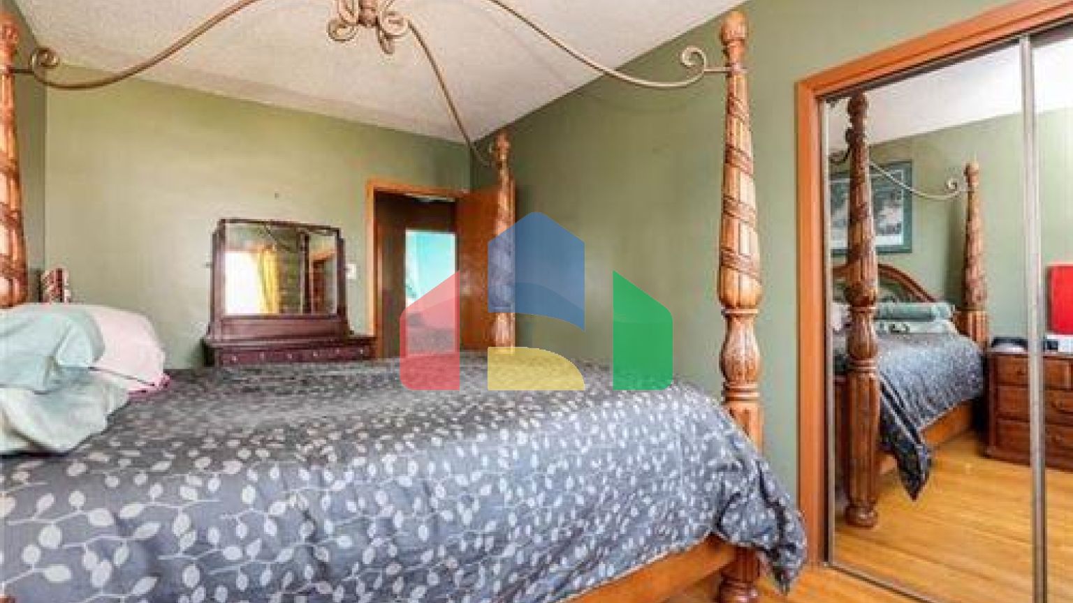 Residential - Single Family Home - Winnipeg, Canada - Canada