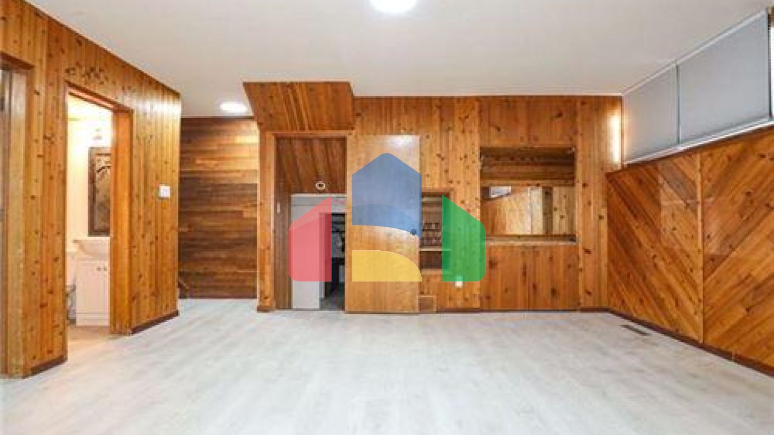 Residential - Single Family Home - Winnipeg, Canada - Canada