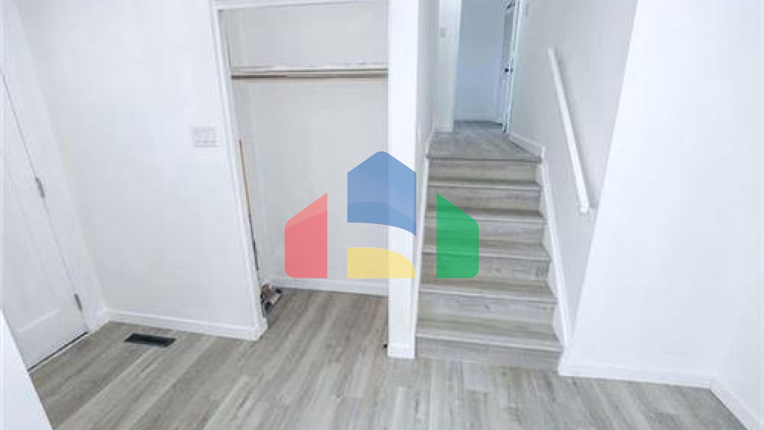 Residential - Single Family Home - Winnipeg, Canada - Canada