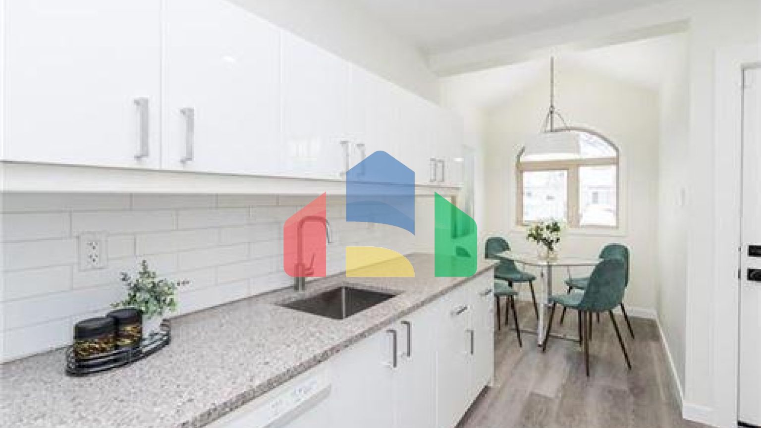 Residential - Single Family Home - Winnipeg, Canada - Canada