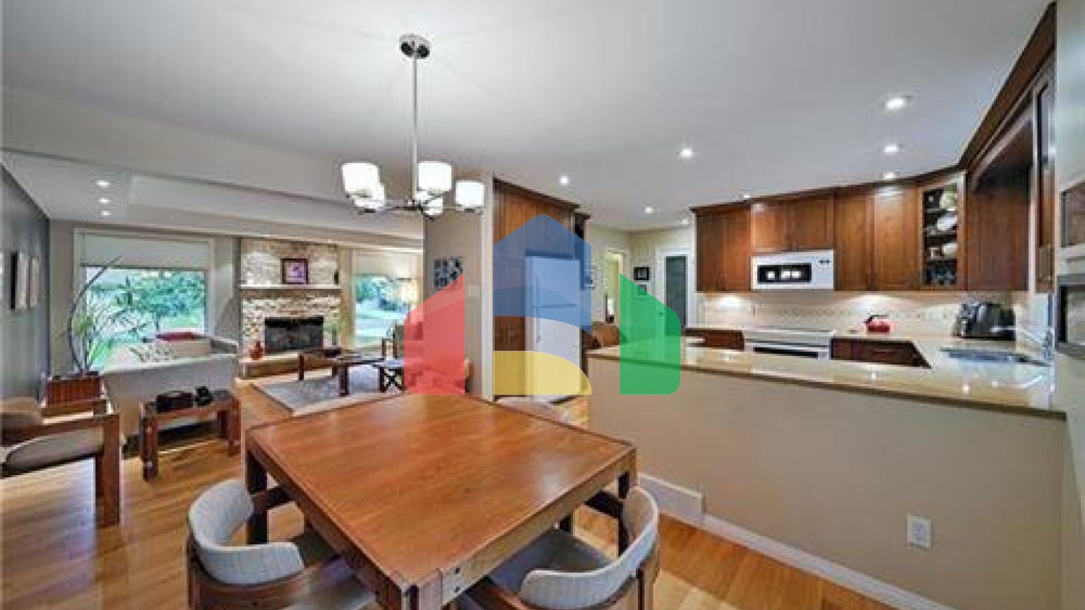 Residential - Single Family Home - Winnipeg, Canada - Canada